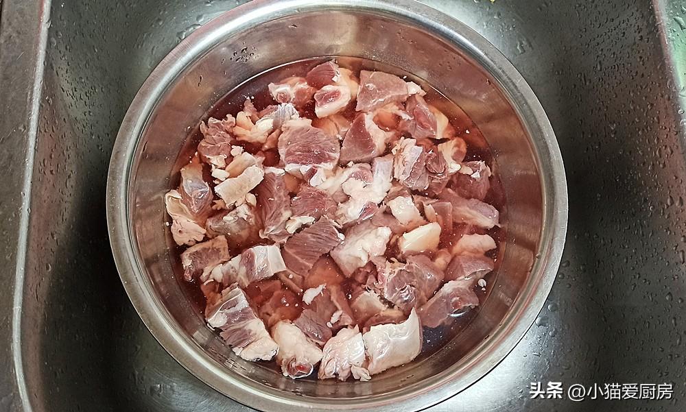 圖片[4]-【番茄土豆燉牛腩】做法步驟圖 湯汁濃稠 年夜飯做來吃不錯-起舞食譜網