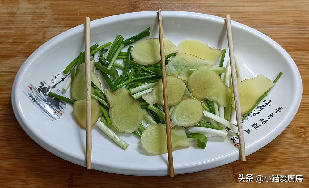 圖片[6]-【清蒸鱸魚】做法步驟圖 魚肉鮮嫩不腥不柴 元宵節做來吃-起舞食譜網