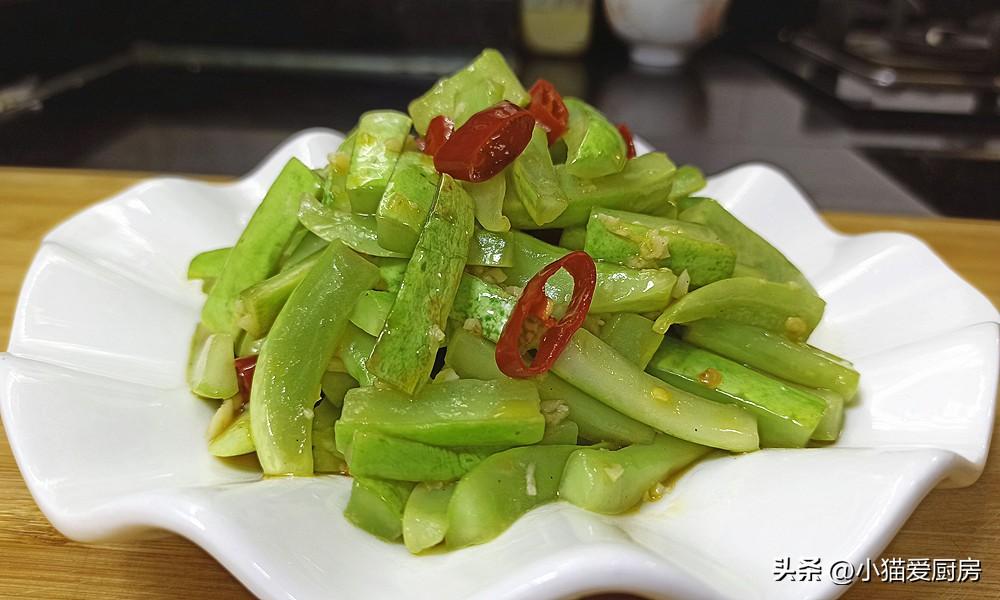 圖片[1]-【酸辣炒黃瓜條】做法步驟圖 味道酸辣 一次3碗米飯都不夠-起舞食譜網