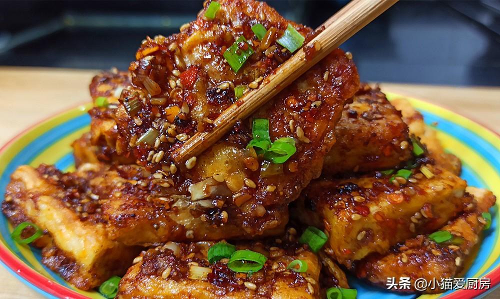 圖片[1]-【香煎豆腐】做法步驟圖 夏天來一瓶冰鎮啤酒 別提有多爽-起舞食譜網