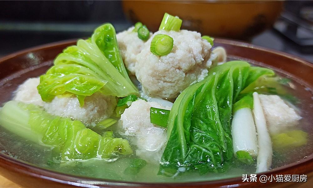 【海鮮菇小白菜肉丸湯】做法步驟圖 營養(yǎng)好吃 喝完渾身舒服-起舞食譜網(wǎng)