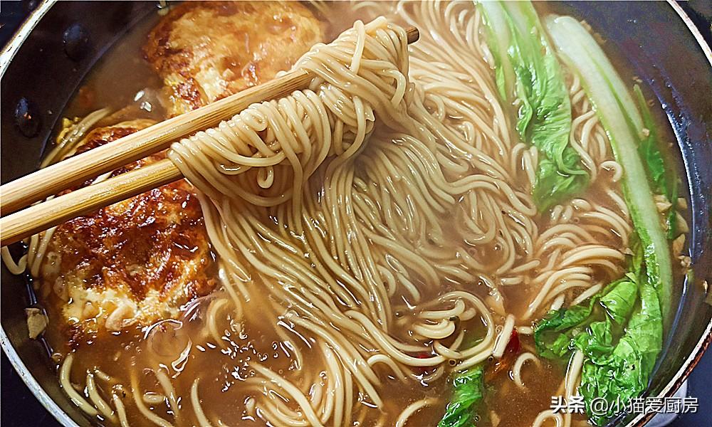 圖片[3]-【煎蛋燜面】做法步驟圖 10分鐘搞定 一個星期吃幾天都不膩-起舞食譜網