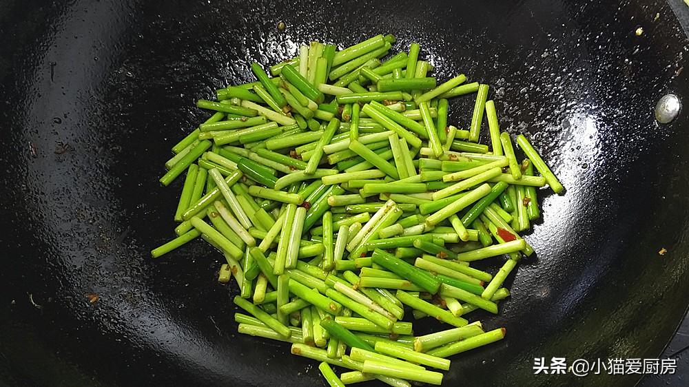圖片[9]-【蒜苔炒肉絲】做法步驟圖 看小貓如何操作 香-起舞食譜網