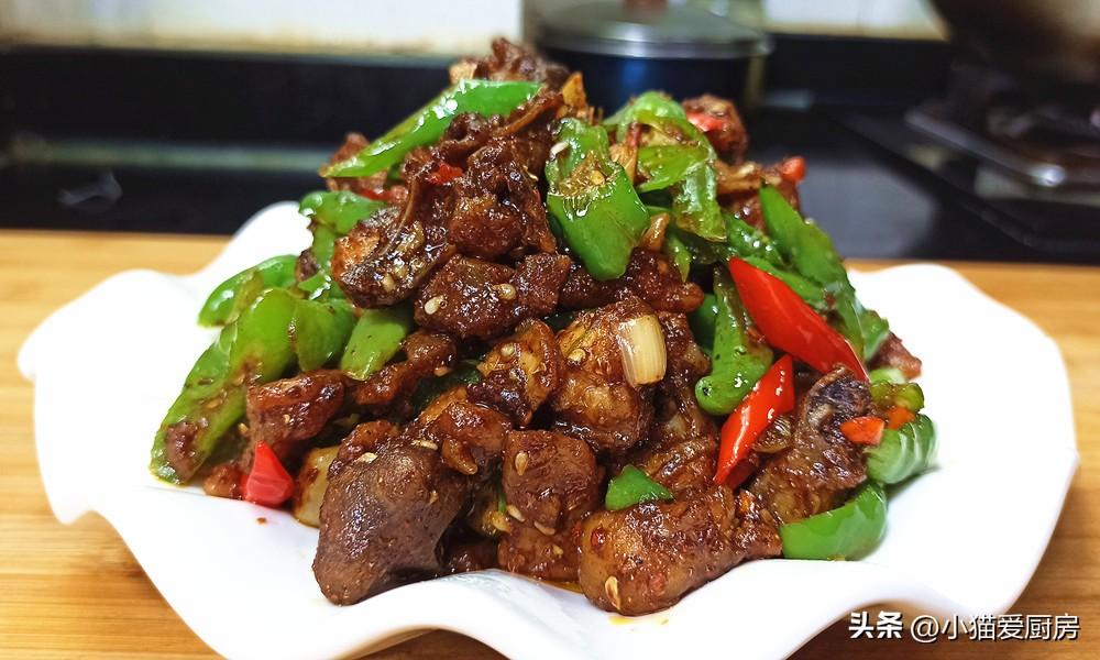 圖片[1]-【辣子燒雞】做法步驟圖 香辣入味 湯汁拌飯都可以吃2碗-起舞食譜網(wǎng)