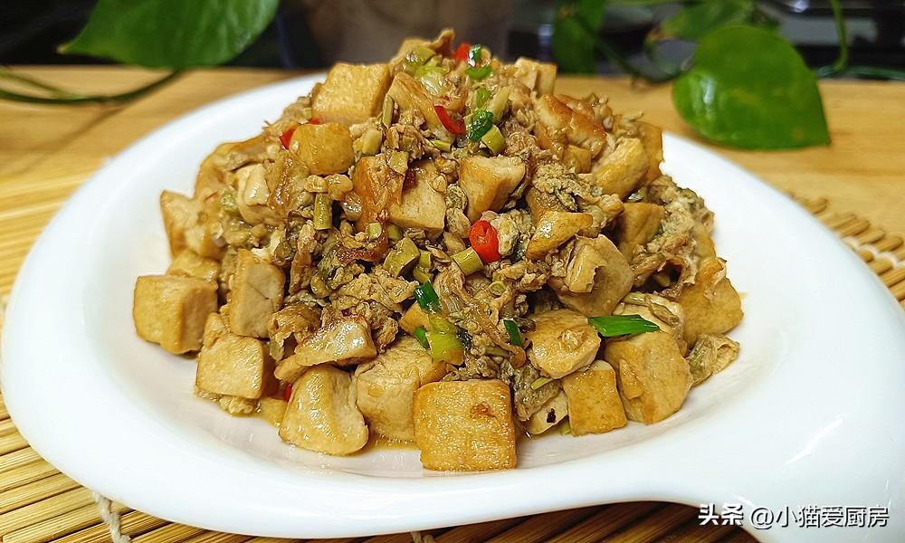 圖片[1]-【香椿芽雞蛋炒豆腐】做法步驟圖 其實加上豆腐一起炒 味道那-起舞食譜網