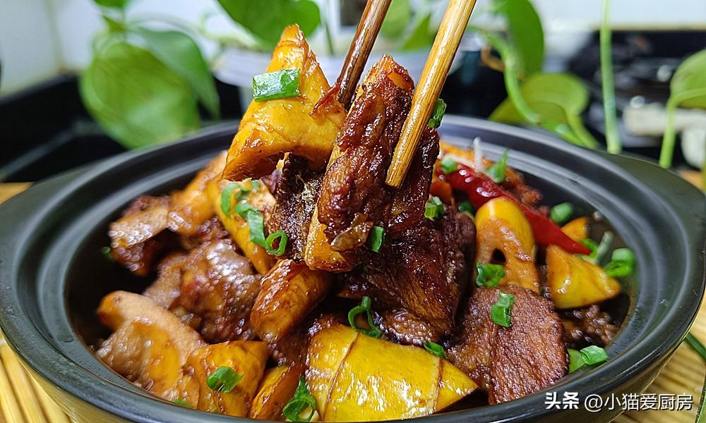 【春筍燒骨頭】做法步驟圖 骨頭配上新鮮的竹筍一起這樣燉味道-起舞食譜網