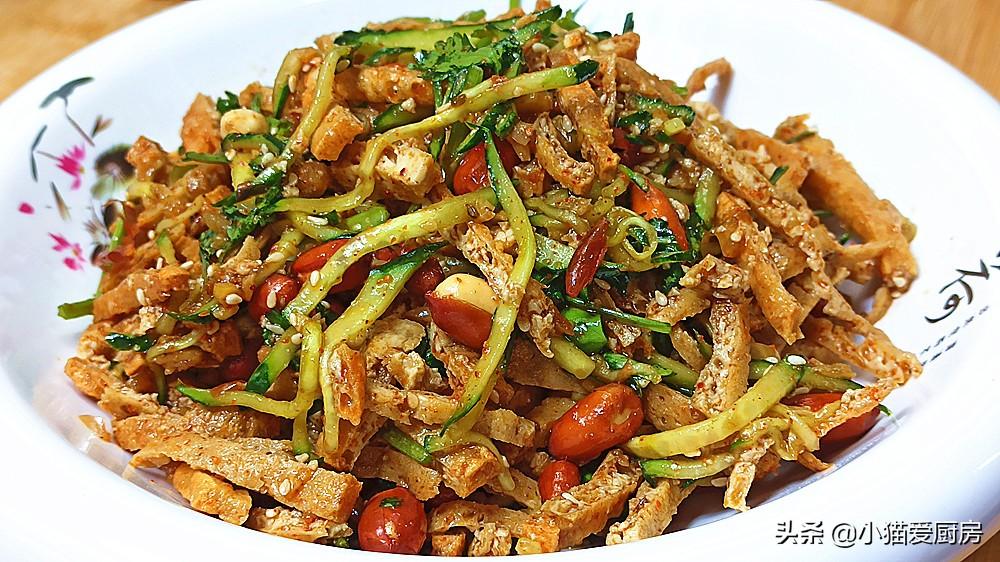 【油豆腐把黃瓜】做法步驟圖 比魚肉爽口 2盤不夠吃-起舞食譜網