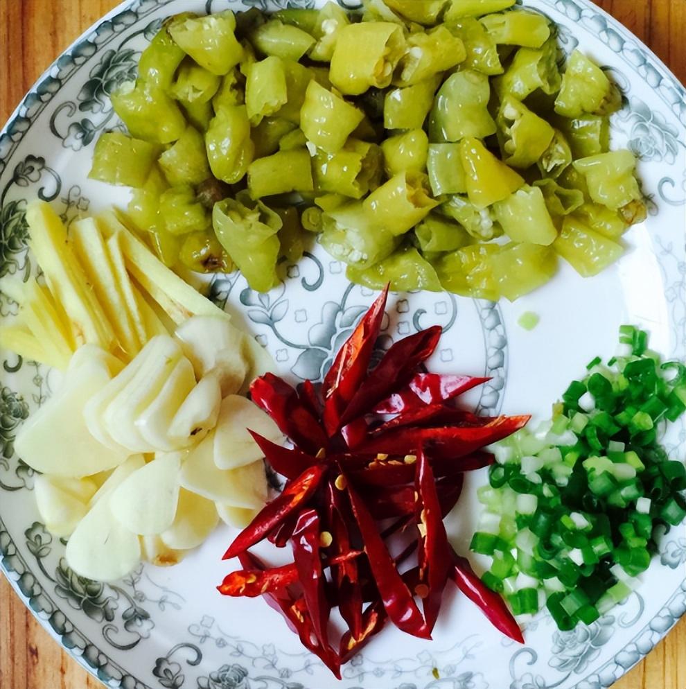 圖片[5]-【川菜酸菜魚】做法步驟圖 魚肉鮮嫩爽滑 魚湯奶白濃郁 更加鮮-起舞食譜網